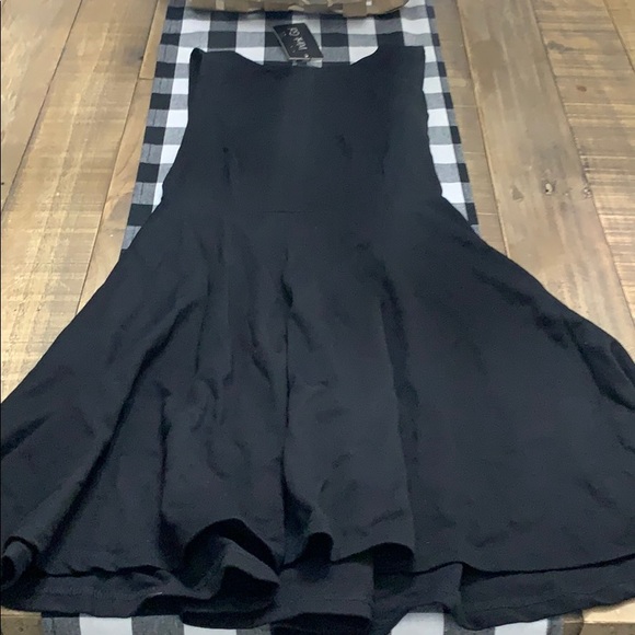 Black V neck dress - Picture 4 of 4